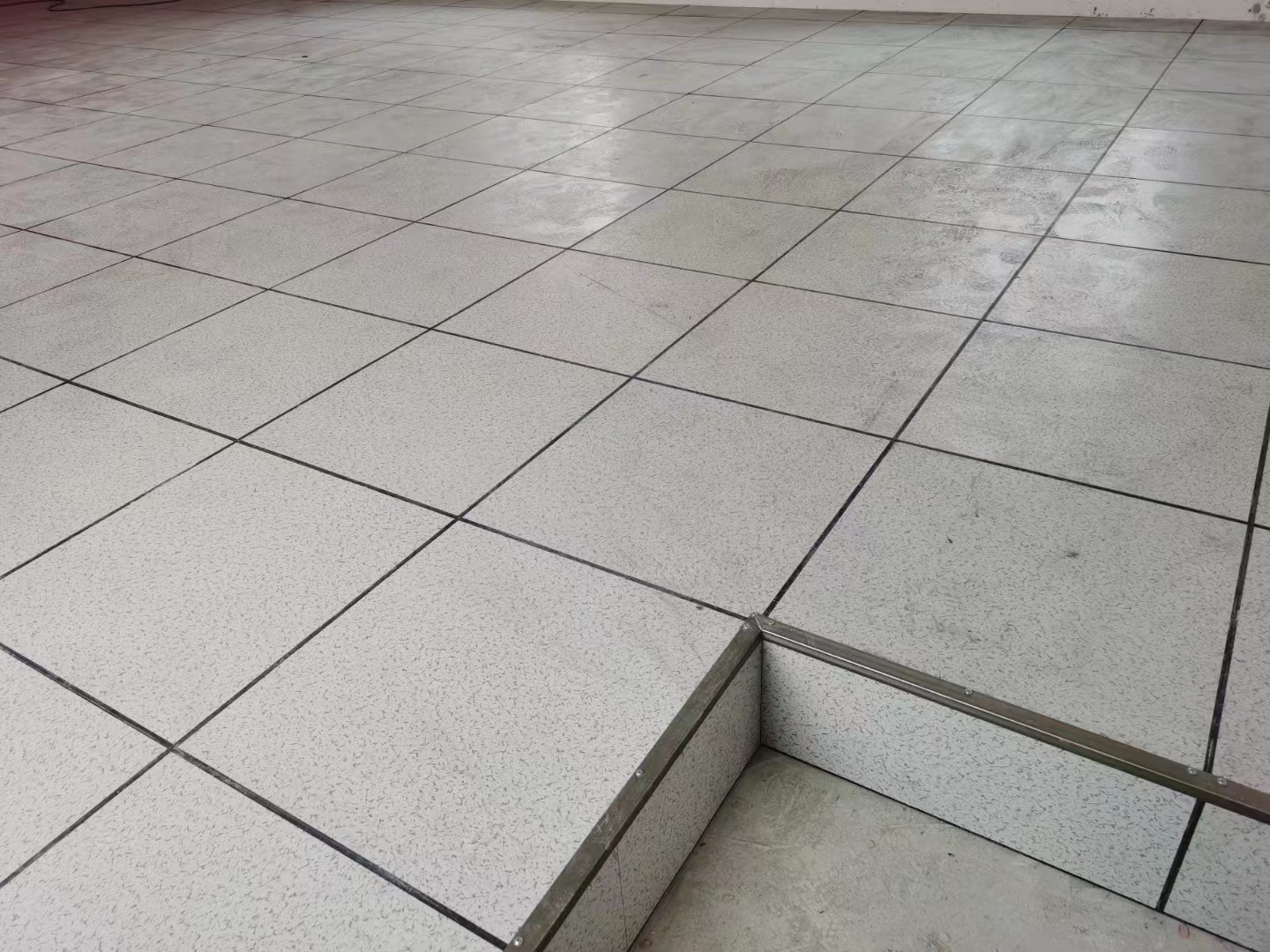 静电地板图片